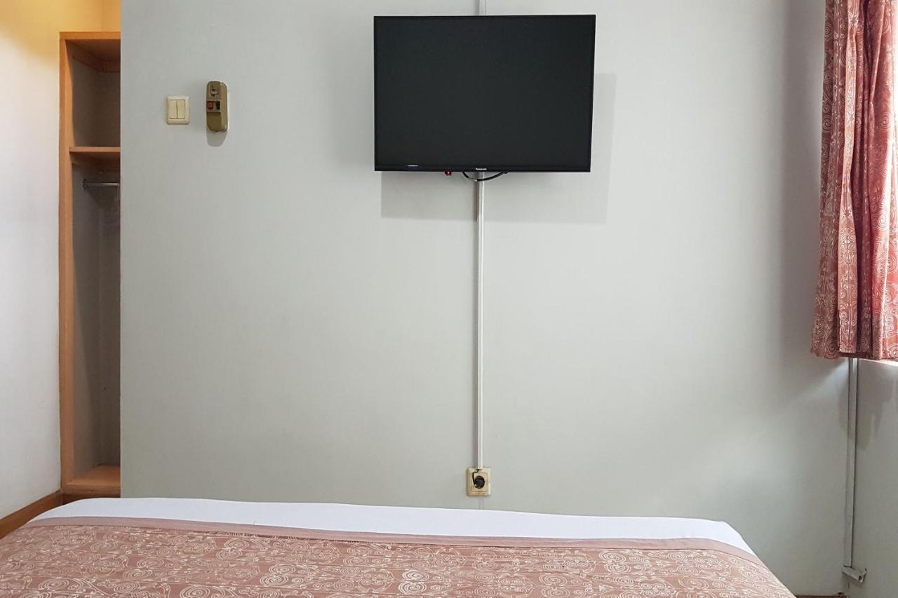 Oyo 3819 Hotel Winotosastro Yogyakarta Exterior foto